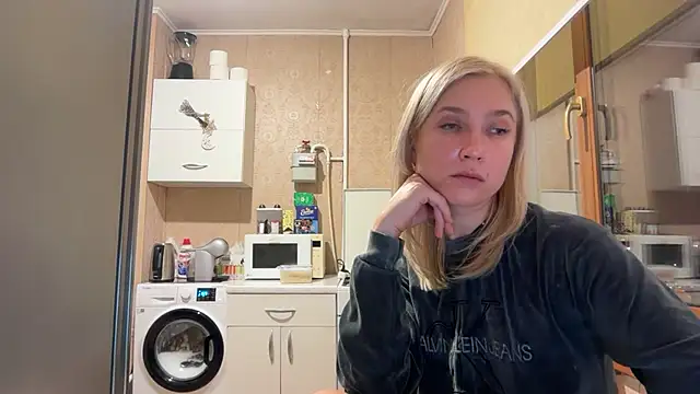 XXX chat uživo modela AngelJeni