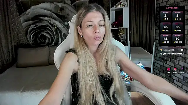 Chat +18 de Eva_Melow ao vivo