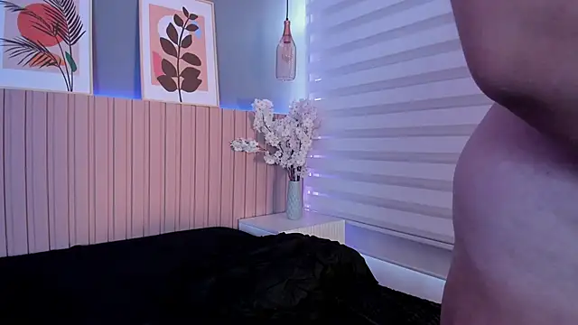 karo_linee1 – Live XXX-chat