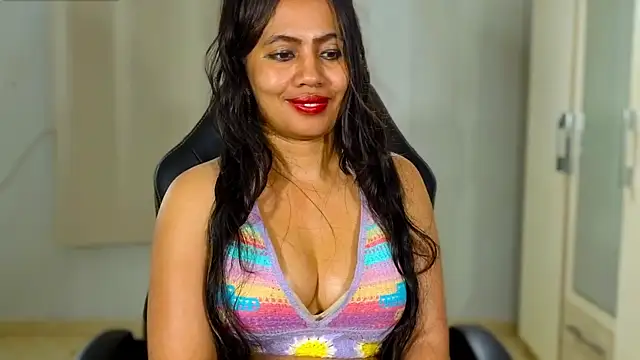 دردشة FannyXhot الجنسية المباشرة