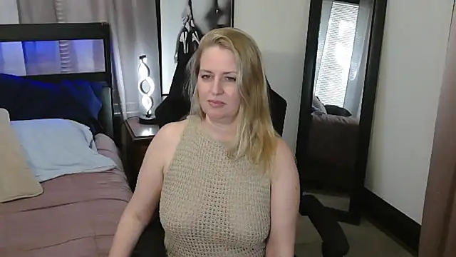 HollieBim's Live XXX Chat