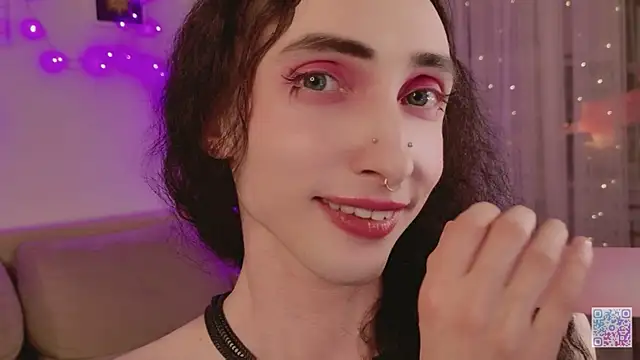 Queen_of_tease webkamerás műsora