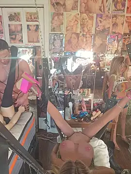 luvs2cumm69 élő XXX-chatje