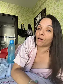 samilux5: διαδικτυακό σόου στην κάμερα