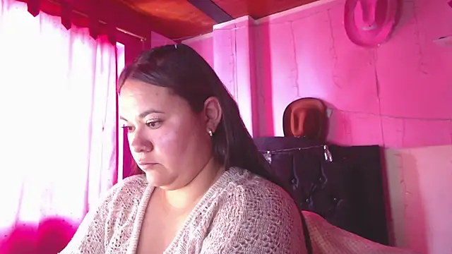 NikkiRous_ Chat XXX in diretta