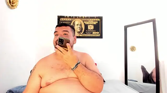 horus_gil: διαδικτυακό σόου στην κάμερα