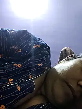 yamini1431 Adlı Modelin Canlı XXX Sohbeti