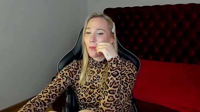 ElaraVoltage Live XXX-chat