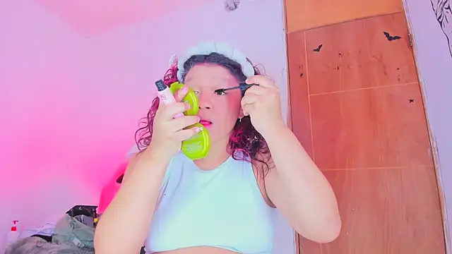 Živý XXX chat Emily_Coper18