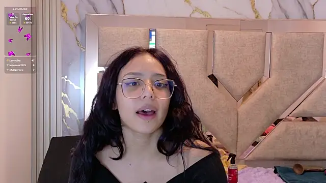 Abrilmirrenn Live XXX chat