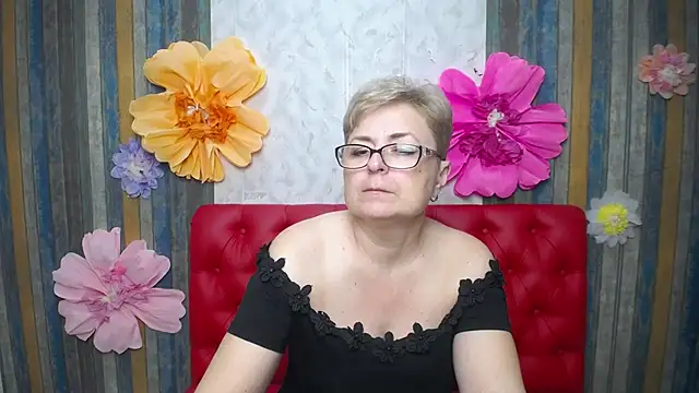 EmiliaGree's Live XXX Chat