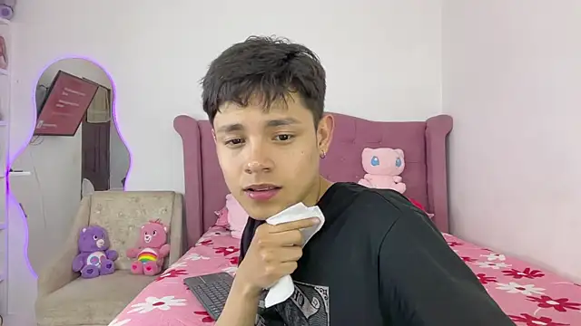 Andy_Belier23 Chat XXX in diretta