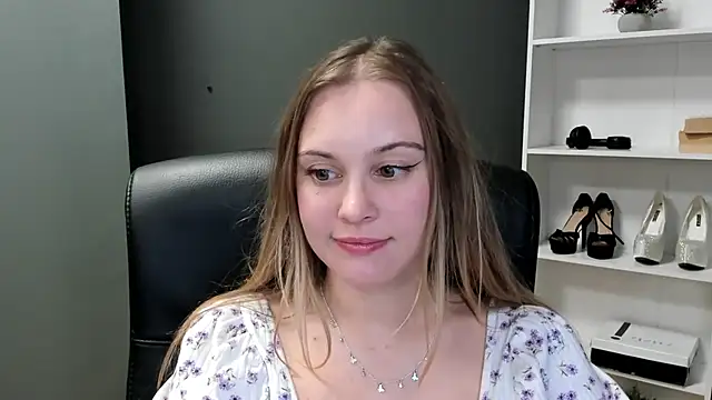 Онлайн чат XXX kitty_valeria