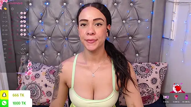 LAILAGUMMY live XXX chat