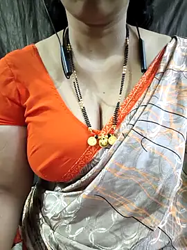 bhuvana_555's Live XXX Chat