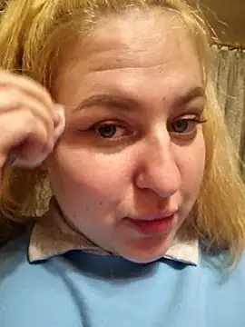 Chatroom XXX en direct de LianaJu