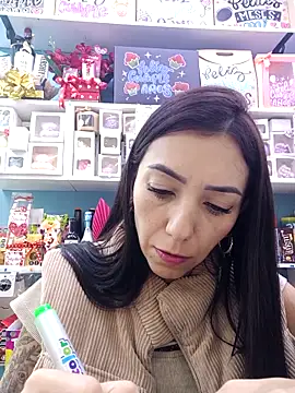 LunaZambrano 现场XXX聊天