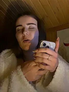 mewKate Adlı Modelin Canlı XXX Sohbeti