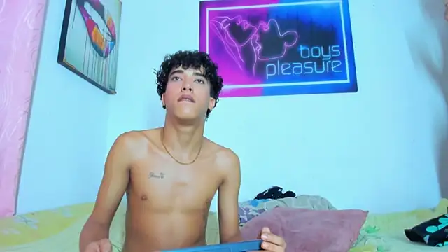 Pleasure_boys_hot webcam show