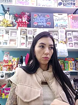 LunaZambrano 现场XXX聊天