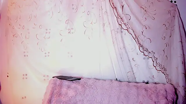 Chatroom XXX en direct de KuraiBi