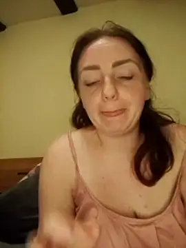 XXX chat uživo modela Bella-Monroe