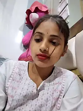 Naina11100 Adlı Modelin Canlı XXX Sohbeti