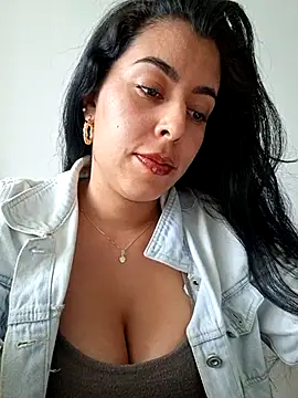 Luianna's Live XXX Chat
