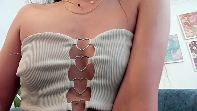 canelleGarces' Live XXX Chat