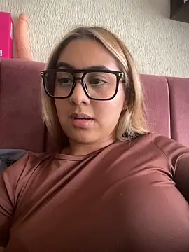 แชท XXX สดของ Miabonnett_