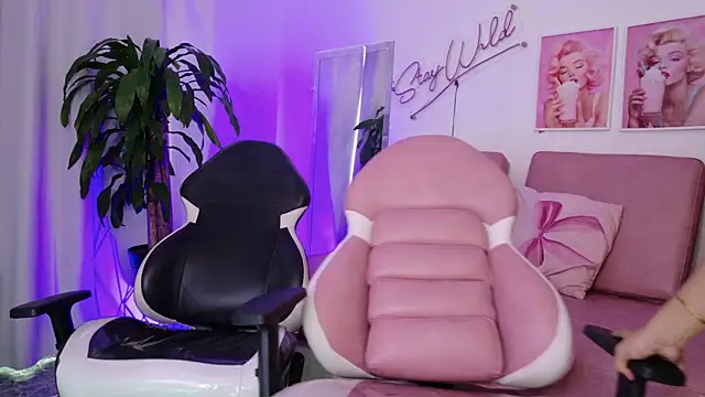 Emmy_And_Lunaのウェブカメラショー