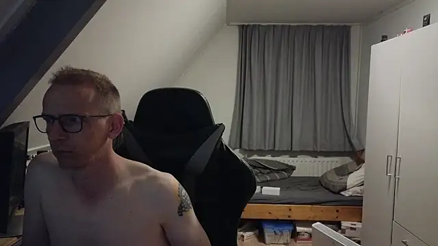 sexmenlion webcam show