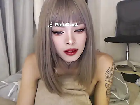 Show modela Tsumugi_kagura na web-kameri