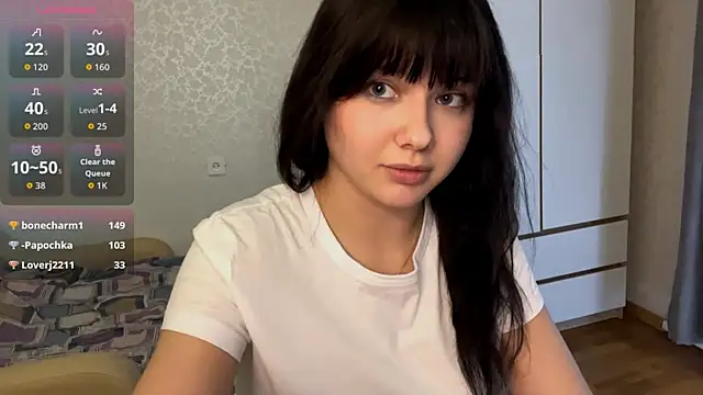 XXX chat uživo modela PluralSind
