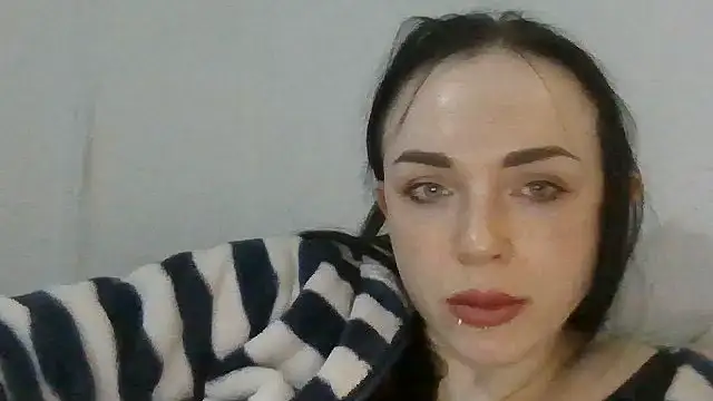 Chat +18 de Trinsy_Love ao vivo