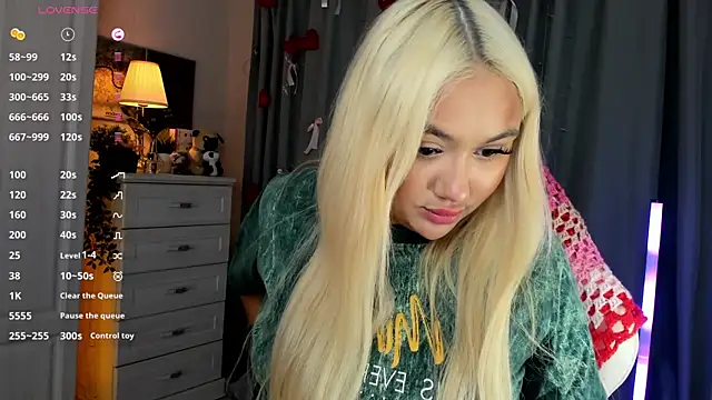 Chat +18 de _Loneve__ ao vivo