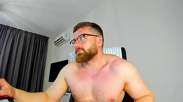 Show modela Findom_guy na web-kameri