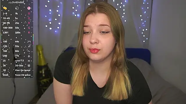 Czat XXX na żywo – CuteSharloti