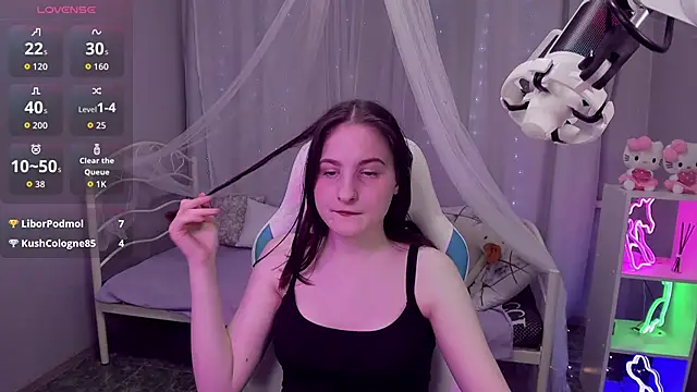 Chat XXX en directo de KiraDuvall