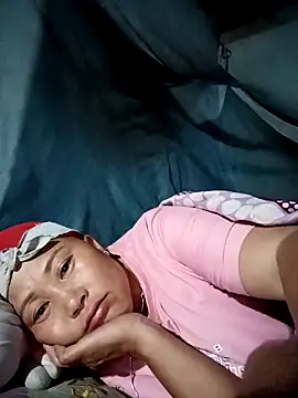 kalara_kail Adlı Modelin Canlı XXX Sohbeti