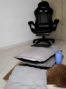 Lia_Hurley Adlı Modelin Canlı XXX Sohbeti