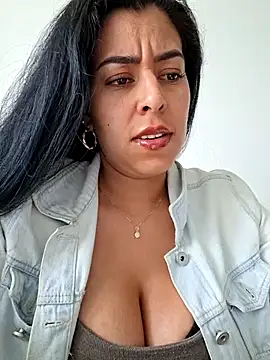 Luianna 现场XXX聊天