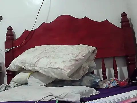 Mari_fvcks' Webcam Show