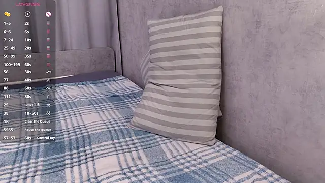 Playful_Lia Adlı Modelin Canlı XXX Sohbeti