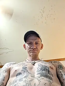 travisrwade Live XXX Chat