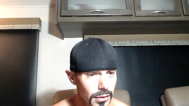 ThickD2C লাইভ XXX চ্যাট