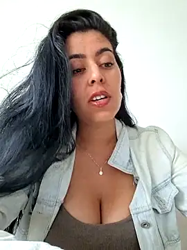 Chatroom XXX en direct de Luianna