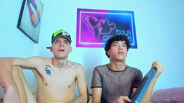 Онлайн чат XXX Pleasure_boys_hot