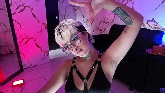 Rebeka-baker Live XXX-Chat