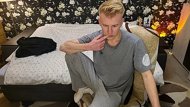 Show modela Vuitton na web-kameri